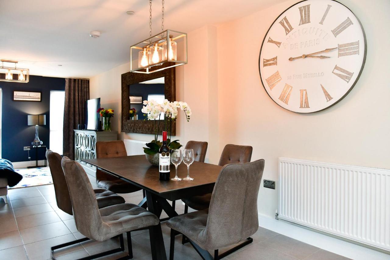 Just Wales - Luxury Waterfront Townhouse Sa1 Holiday home